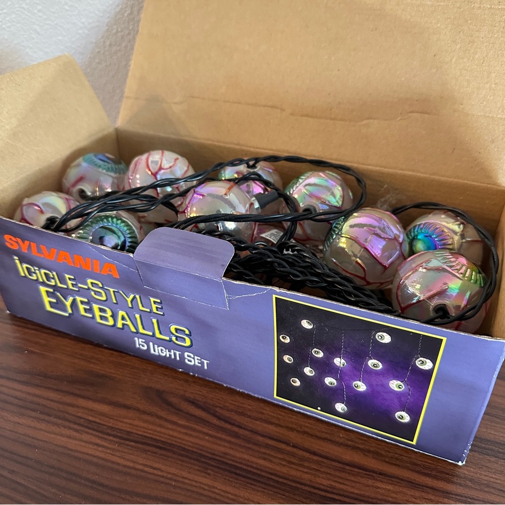 Vintage Sylvania Halloween eyeball icicle lights spooky iridescent decor string